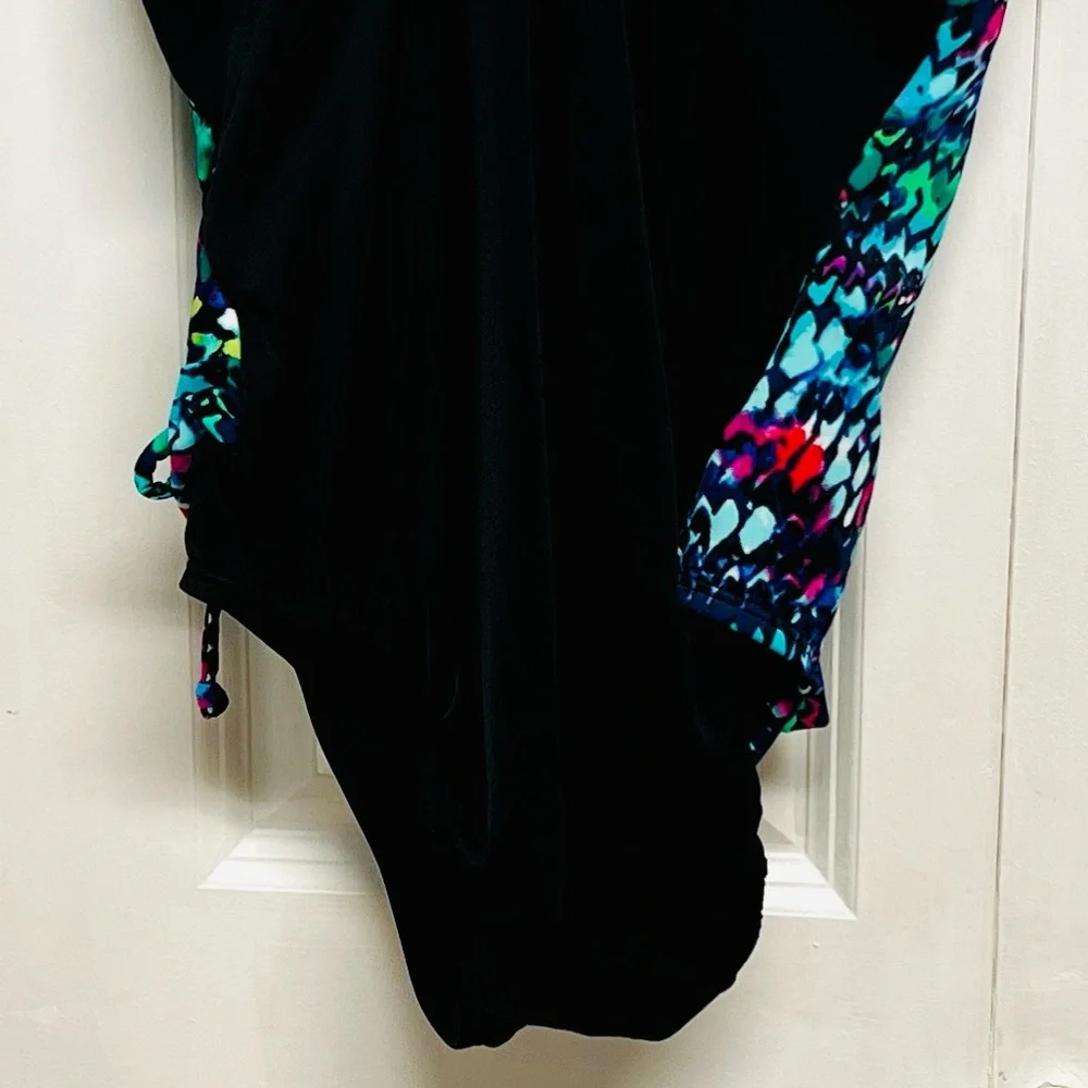 St John’s Bay  Multi-Color Pattern One-Piece Swimsuit size 8